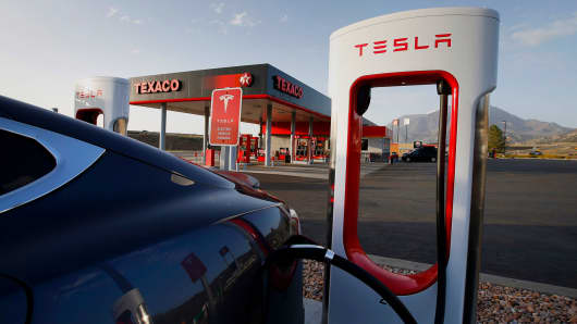 Tesla needs billions to make Supercharger network rival gas stations