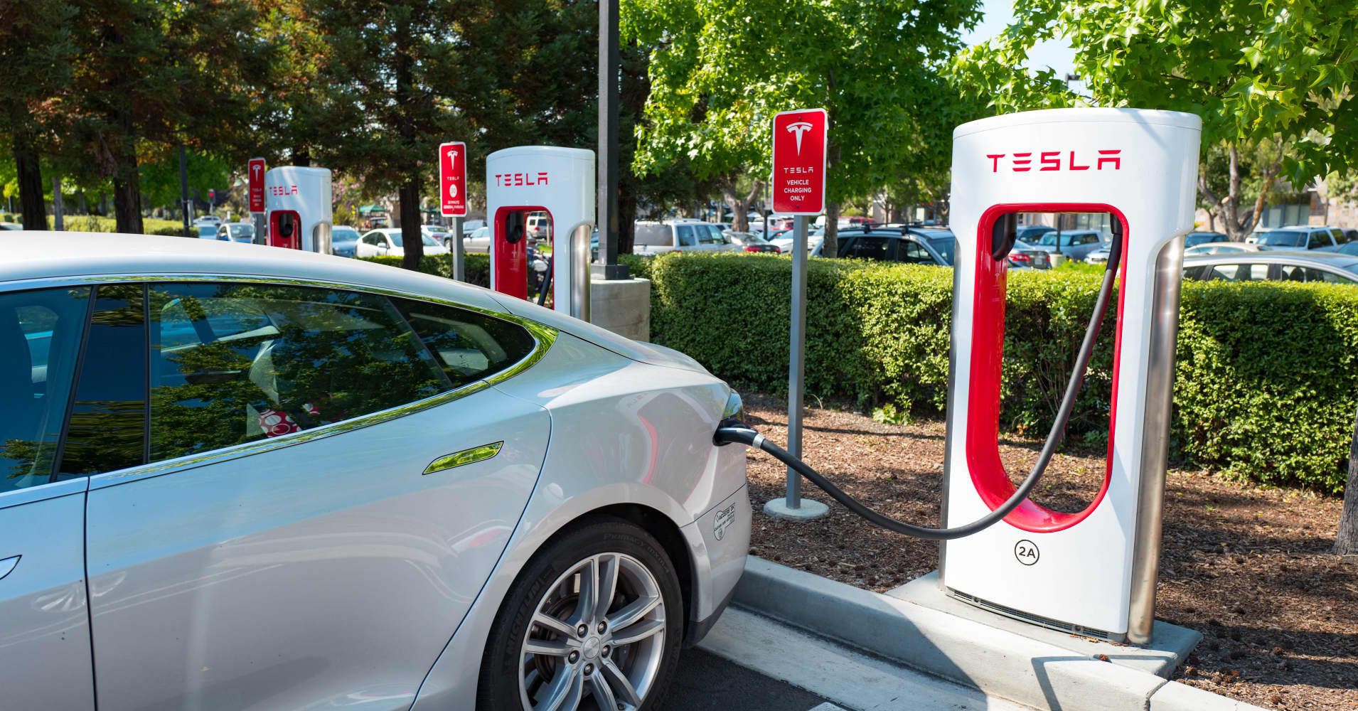 Tesla will double number of Supercharger stations in 2017