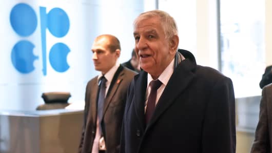 Jabbar al-Luaibi, Iraq's oil minister, arrives for the 171st Organization of Petroleum Exporting Countries (OPEC) meeting in Vienna, Austria, on Wednesday, Nov. 30, 2016.