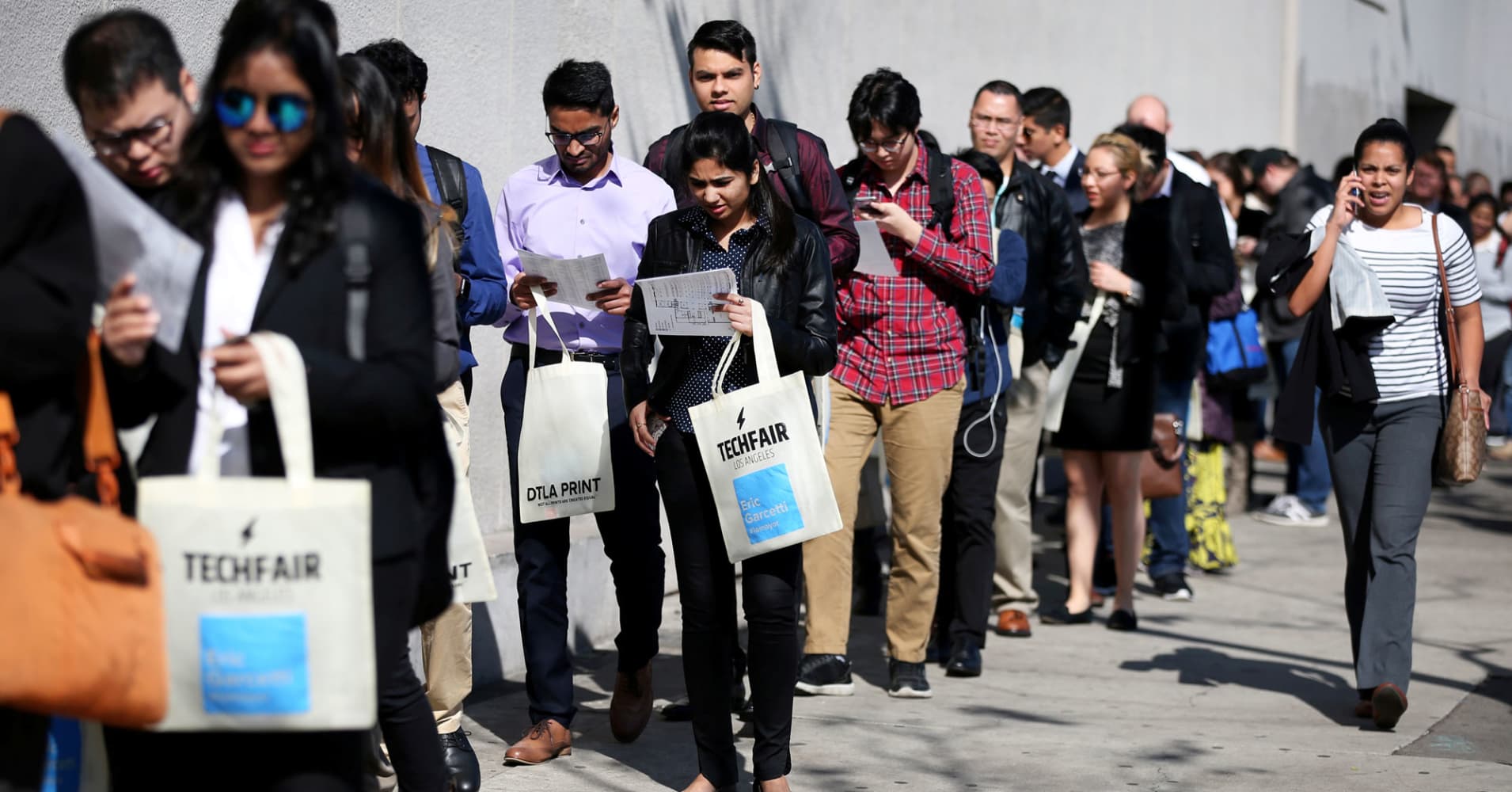 Initial jobless claims up 11,000 to 234,000