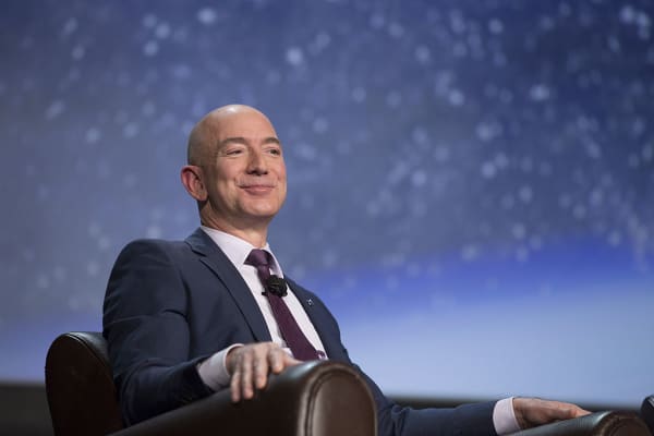 Fundador de Amazon y Blue Origin Jeff Bezos