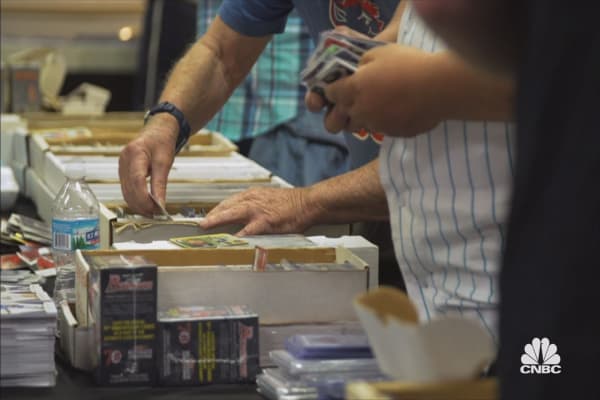 Collecting sports memorabilia? Watch out for fakes