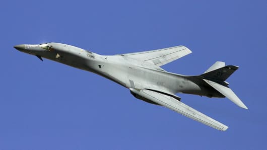 A B-1B Lancer flies by during a U. S. Air Force firepower demonstration at the Nevada Test and Training Range September 14, 2007 near Indian Springs, Nevada.
