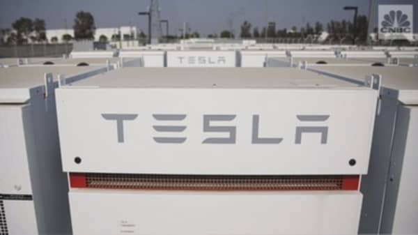 Elon Musk says Tesla can rebuild the Puerto Rico's power grid
