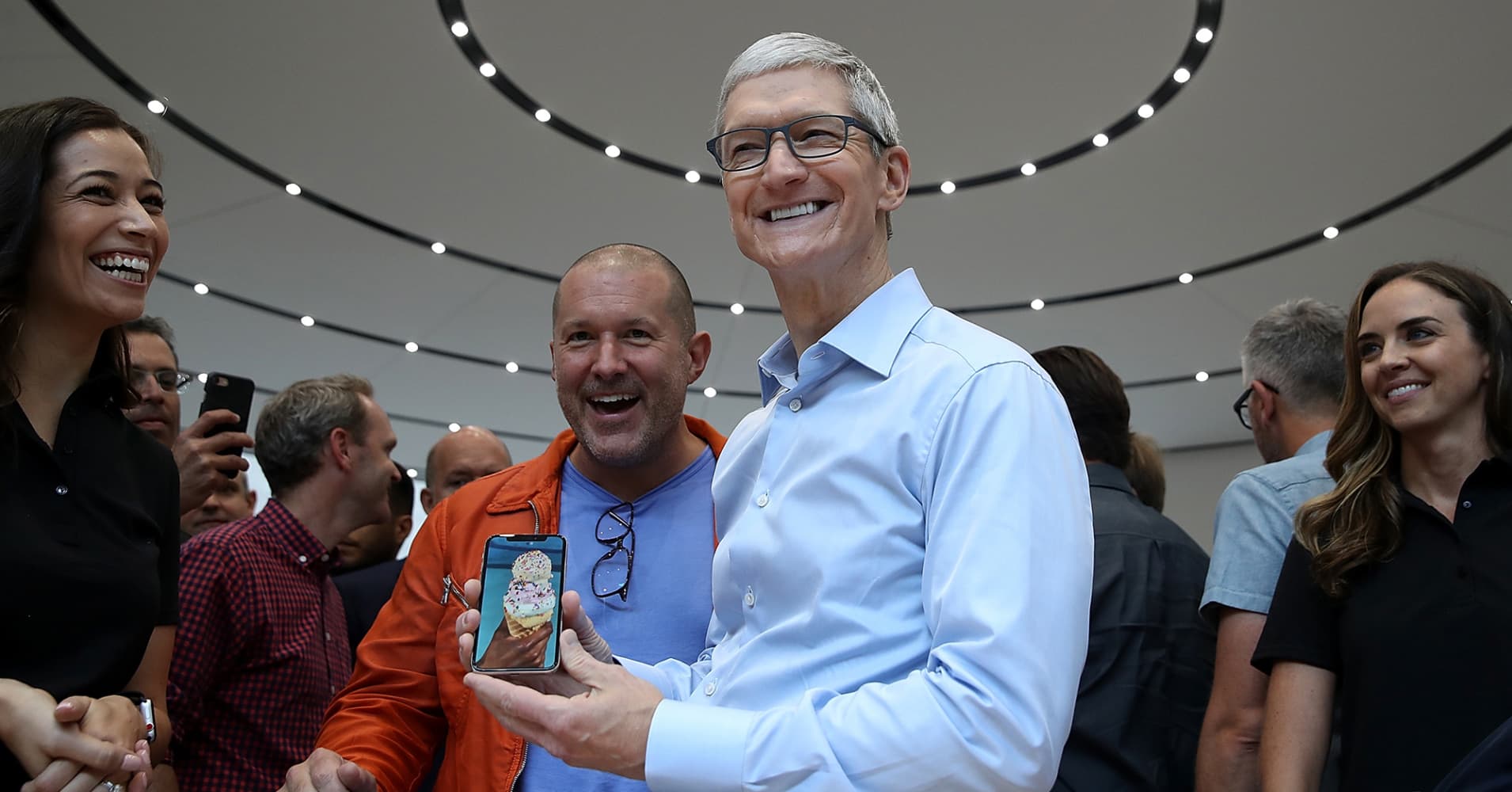 Apple CEO Tim Cook says iPhones won't see a tariff amid China trade tensions: 'I just don't see that'