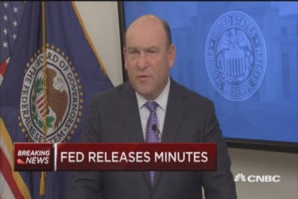 Fed: Chance tax cuts could lead to faster rate hikes