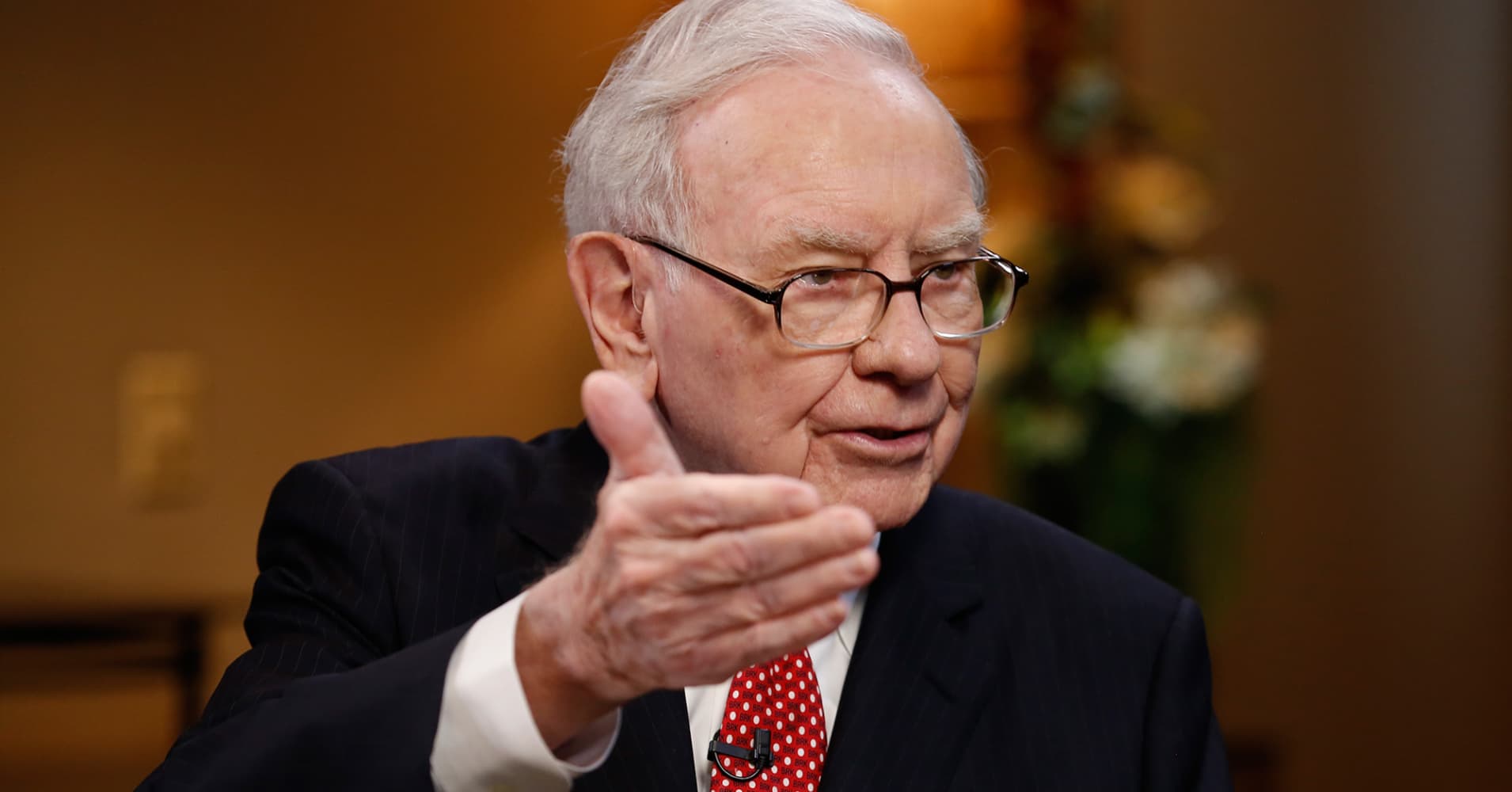Warren Buffett, Chairman and CEO of Berkshire Hathaway - Os segredos financeiros que pessoas bem-sucedidas sabem