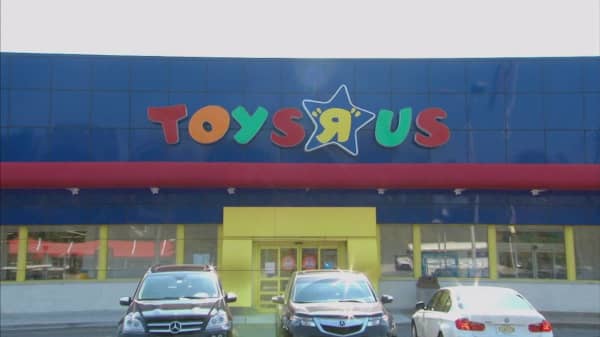 Toys R Us to close 180 stores across the US