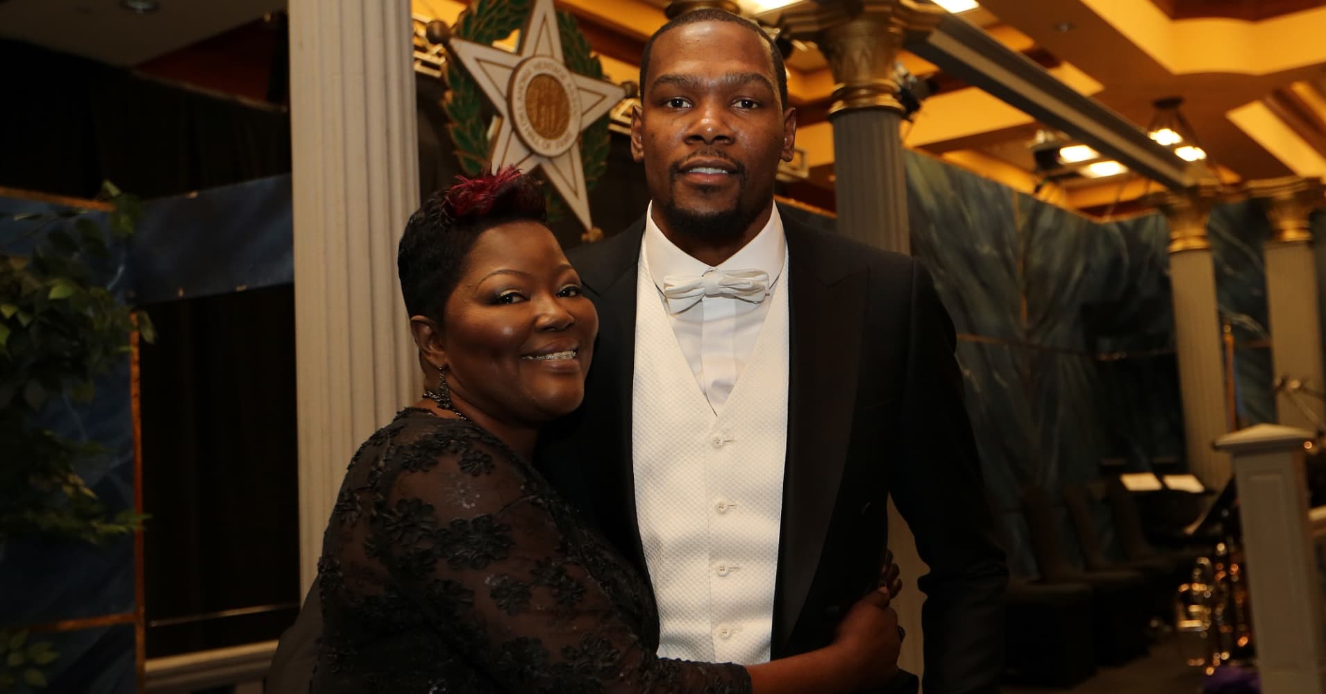 Kevin Durant's mom reveals the financial advice she gave ...