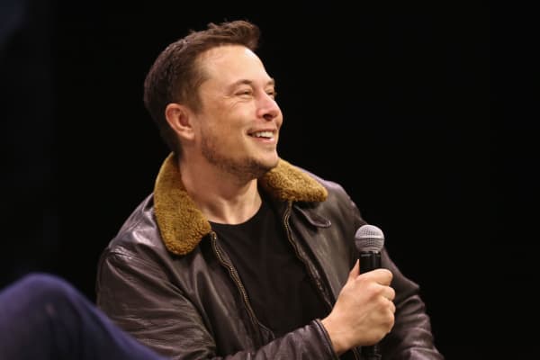 Elon Musk habla en el escenario en Elon Musk Â¡Responde tus preguntas!  durante SXSW en ACL Live el 11 de marzo de 2018 en Austin, Texas.