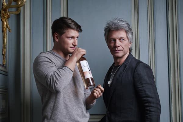El Ãºltimo proyecto de Bon Jovi es el lanzamiento de una etiqueta de vino Ãºnica con su hijo, Jesse Bongiovi