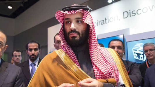 Crown Prince of Saudi Arabia Mohammed bin Salman Al Saud (C) visits Innovation and Technology fair at Massachusetts Institute of Technology in Boston, Massachusetts, March 25, 2018.