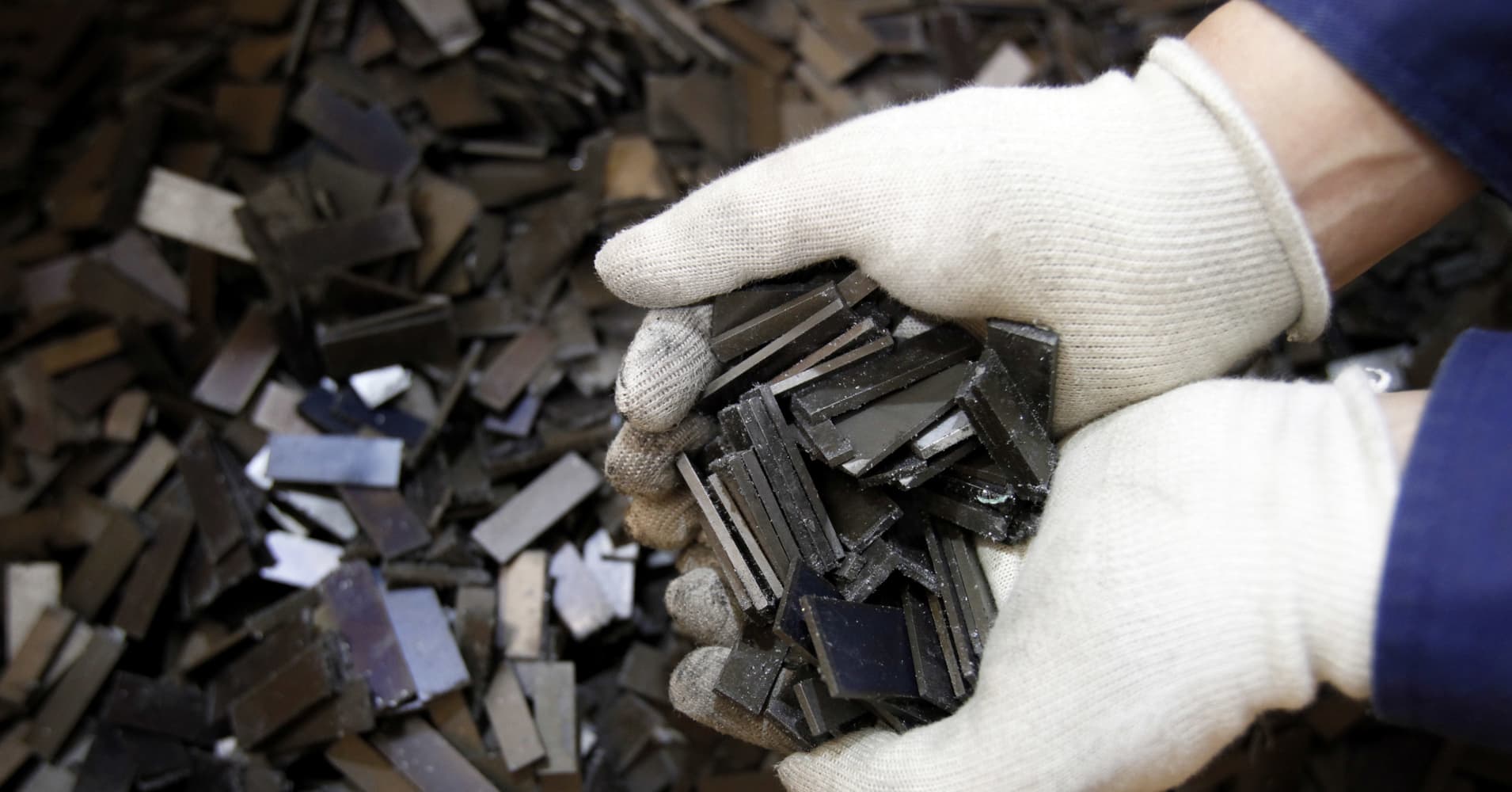 Japan rare earths: Huge deposit of metals found in Pacific