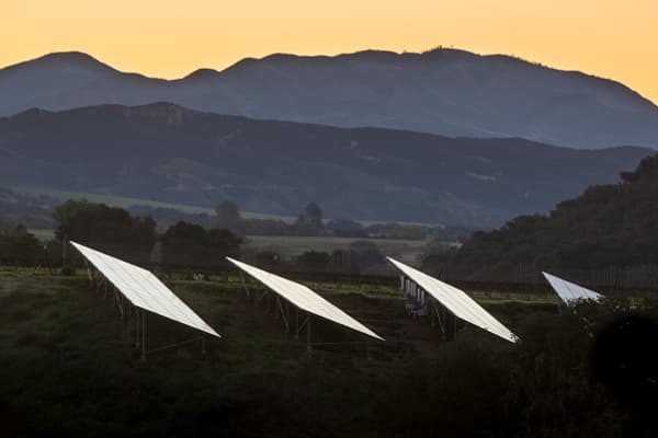 Experts debate California's new solar panel mandate