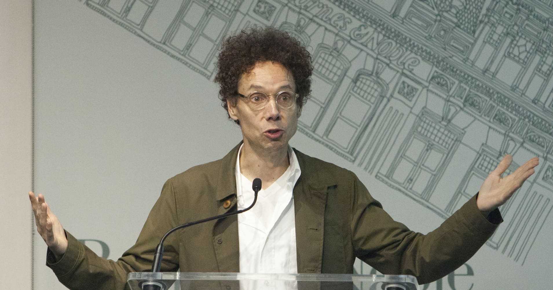 Malcolm Gladwell attends the 'David and Goliath' book signing at the Barnes and Noble Union Square in New York City