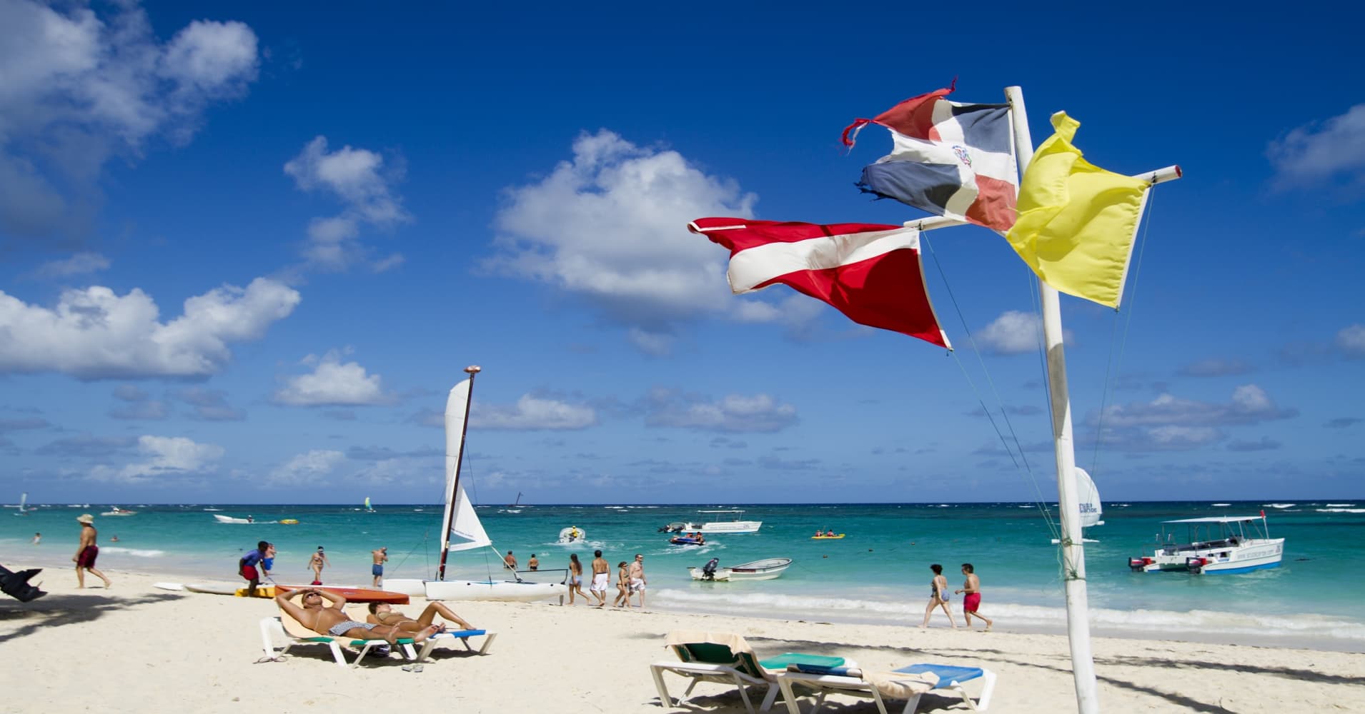 Caribbean islands and beaches that are cheap for summer travel