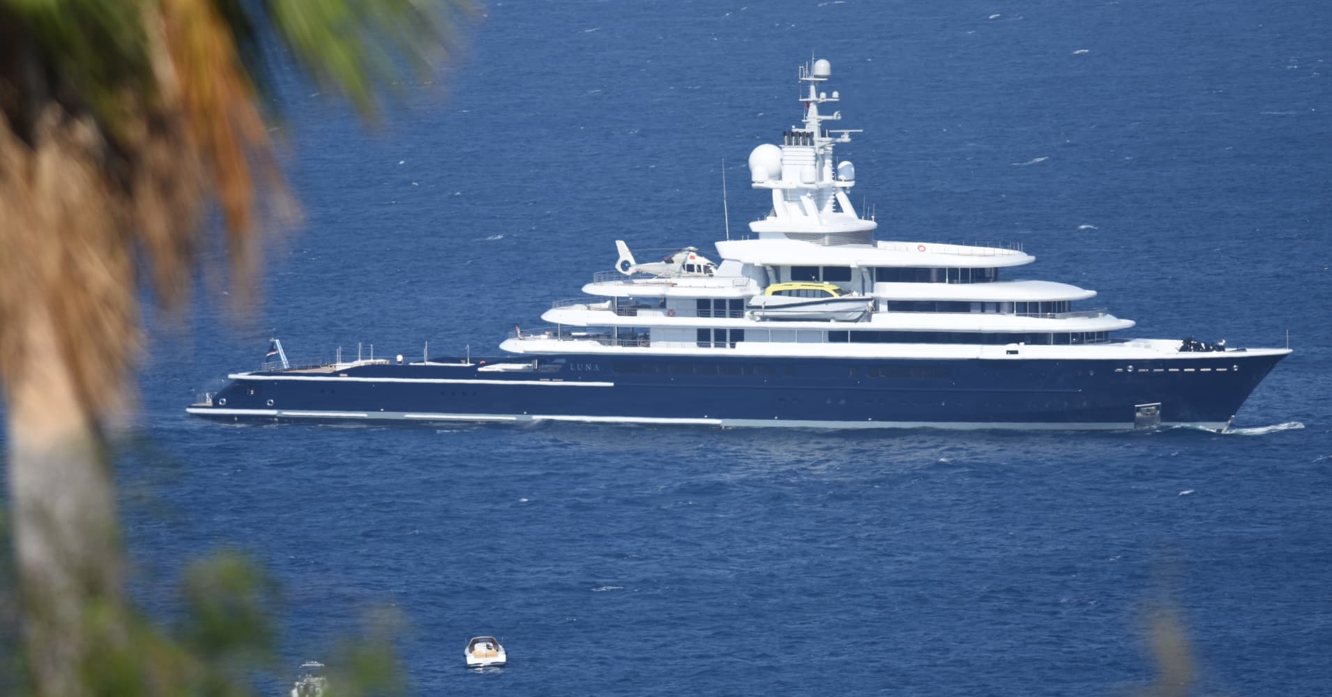 $500 million yacht in the middle of Russian billionaire divorce battle
