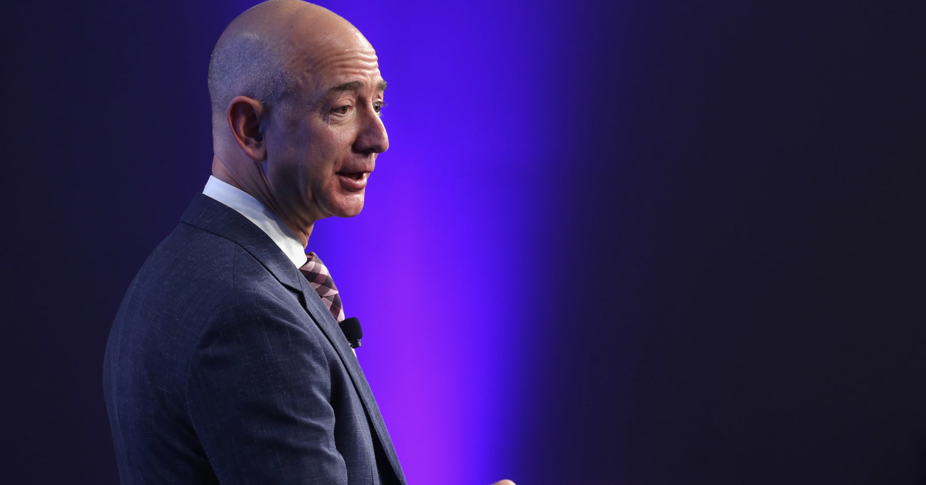 Amazon plans to close its marketplace for Chinese consumers