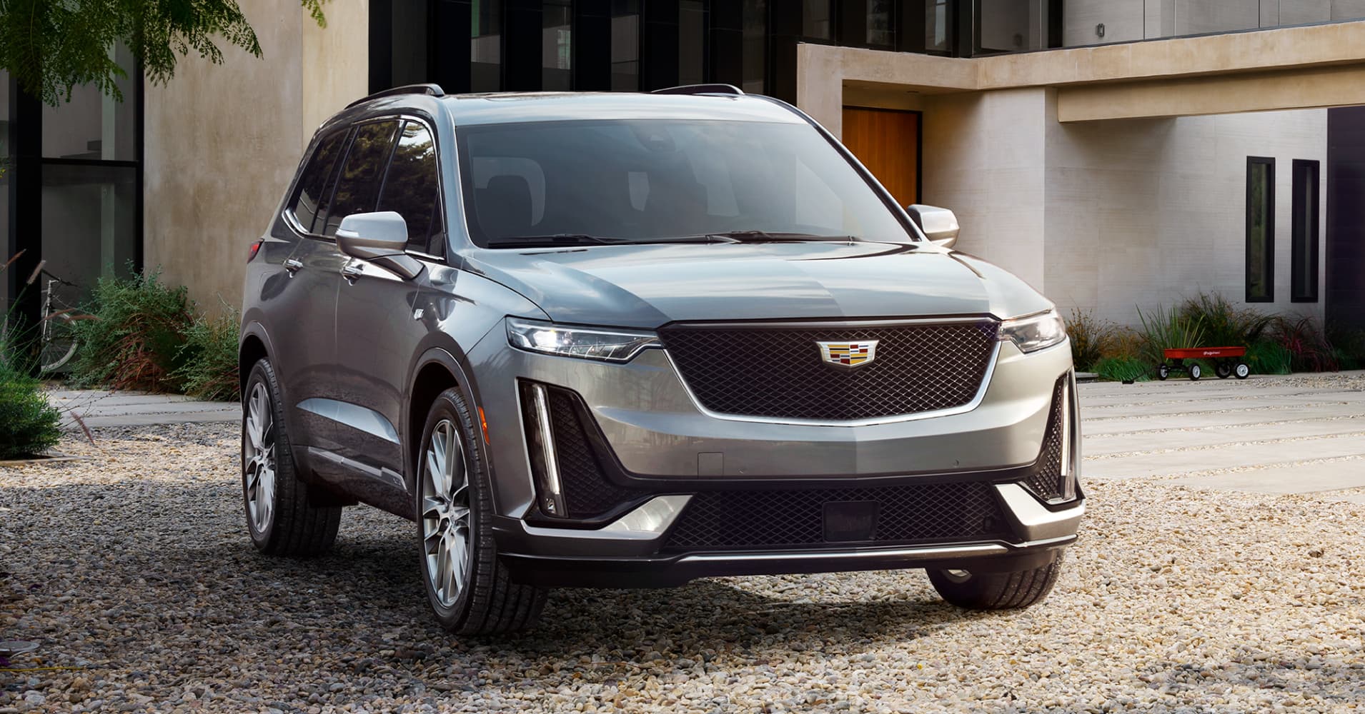 Cadillac debuts 3-row crossover XT6 to lure luxury buyers from rivals