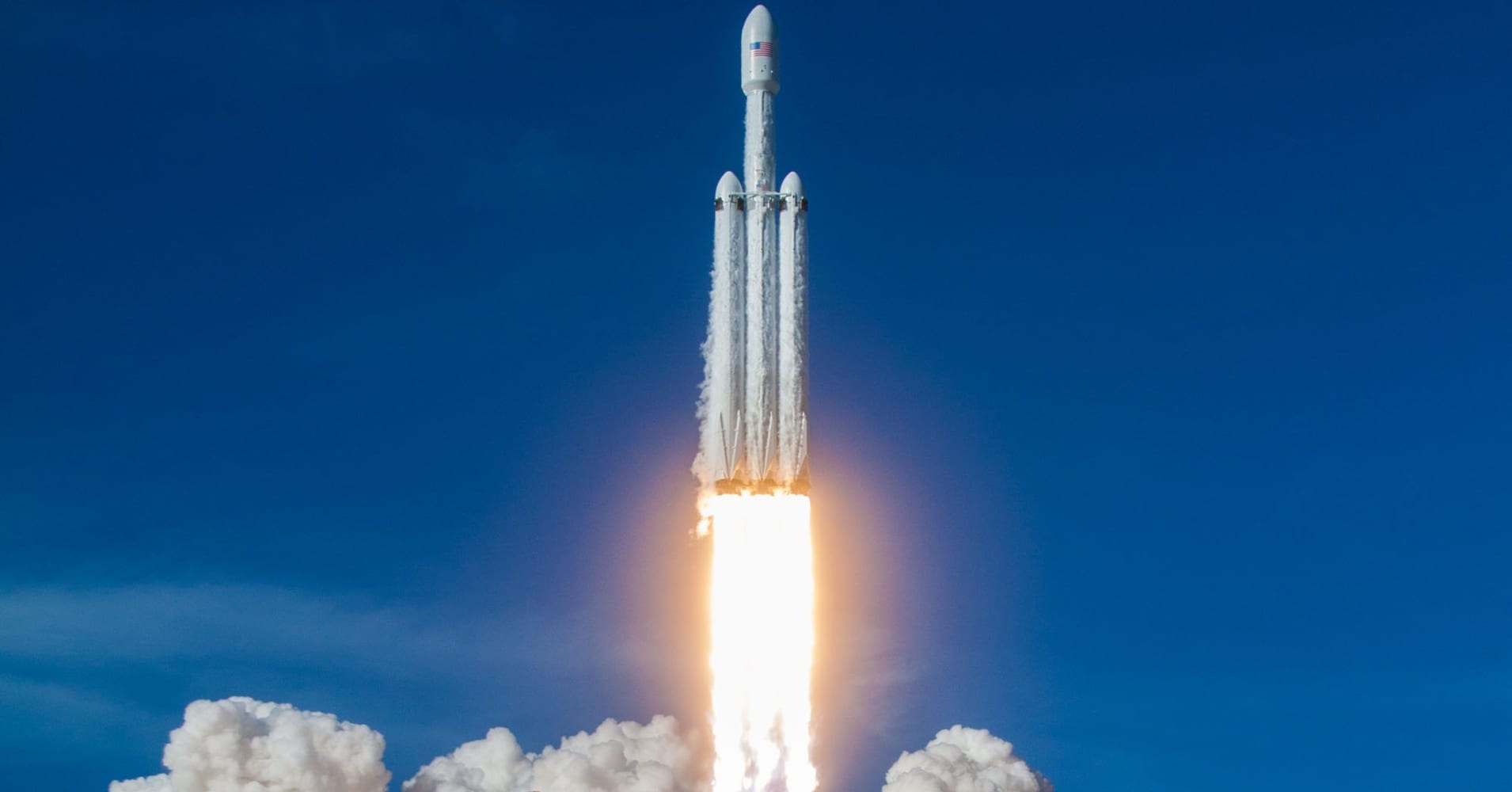 Livestream: Watch SpaceX Falcon Heavy rocket launch and ...